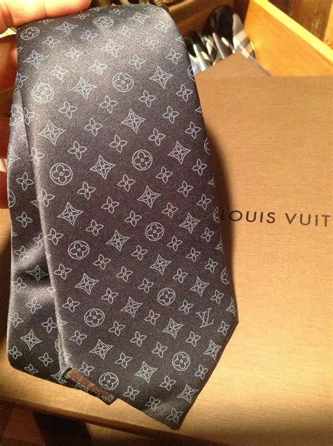 louis vuitton pocket square replica|louis vuitton black tie.